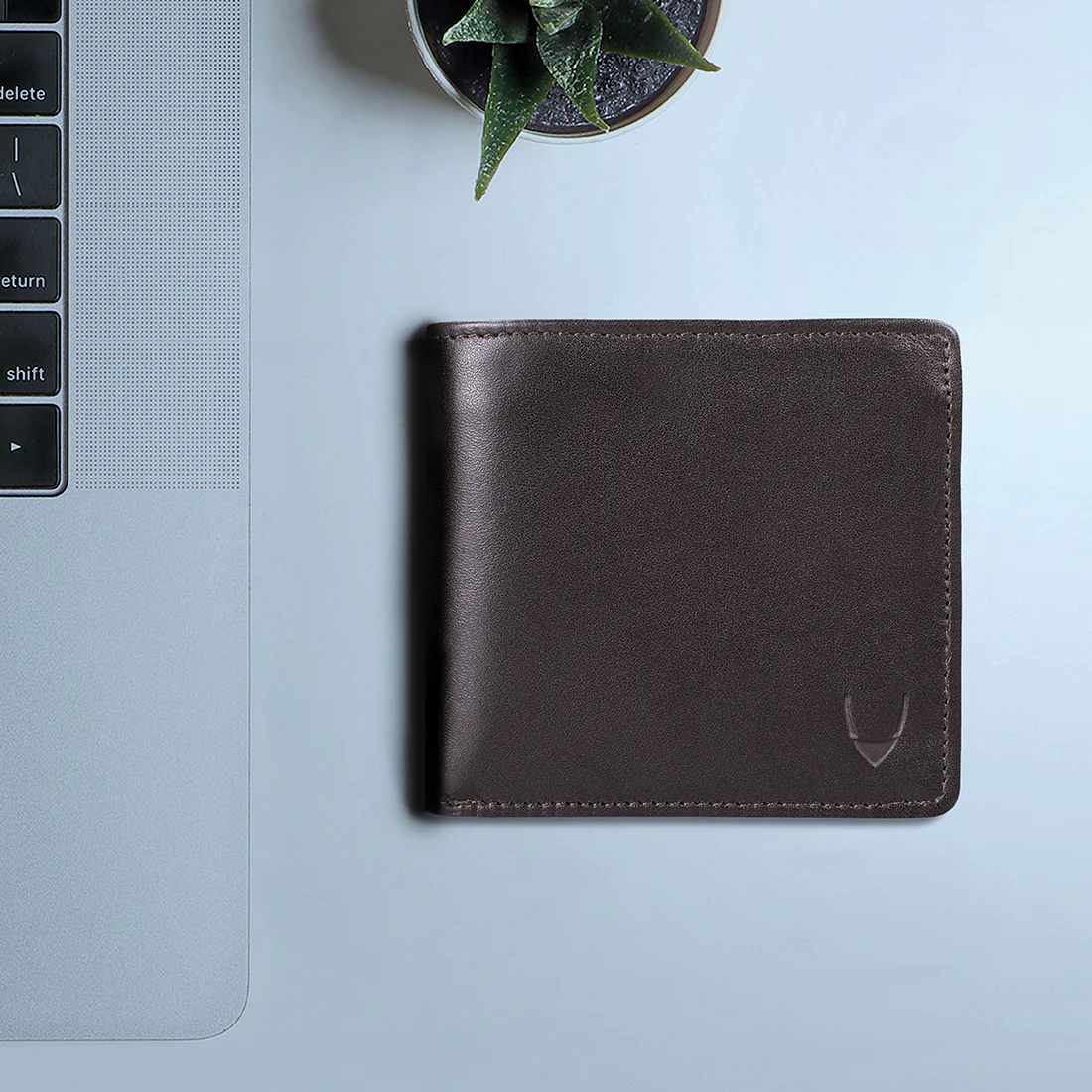 17 Black Leather Bi-Fold Wallet - Image 2