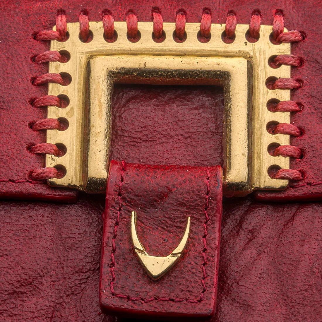 Amore W2 Marsala Leather Zip Around Wallet - Image 4