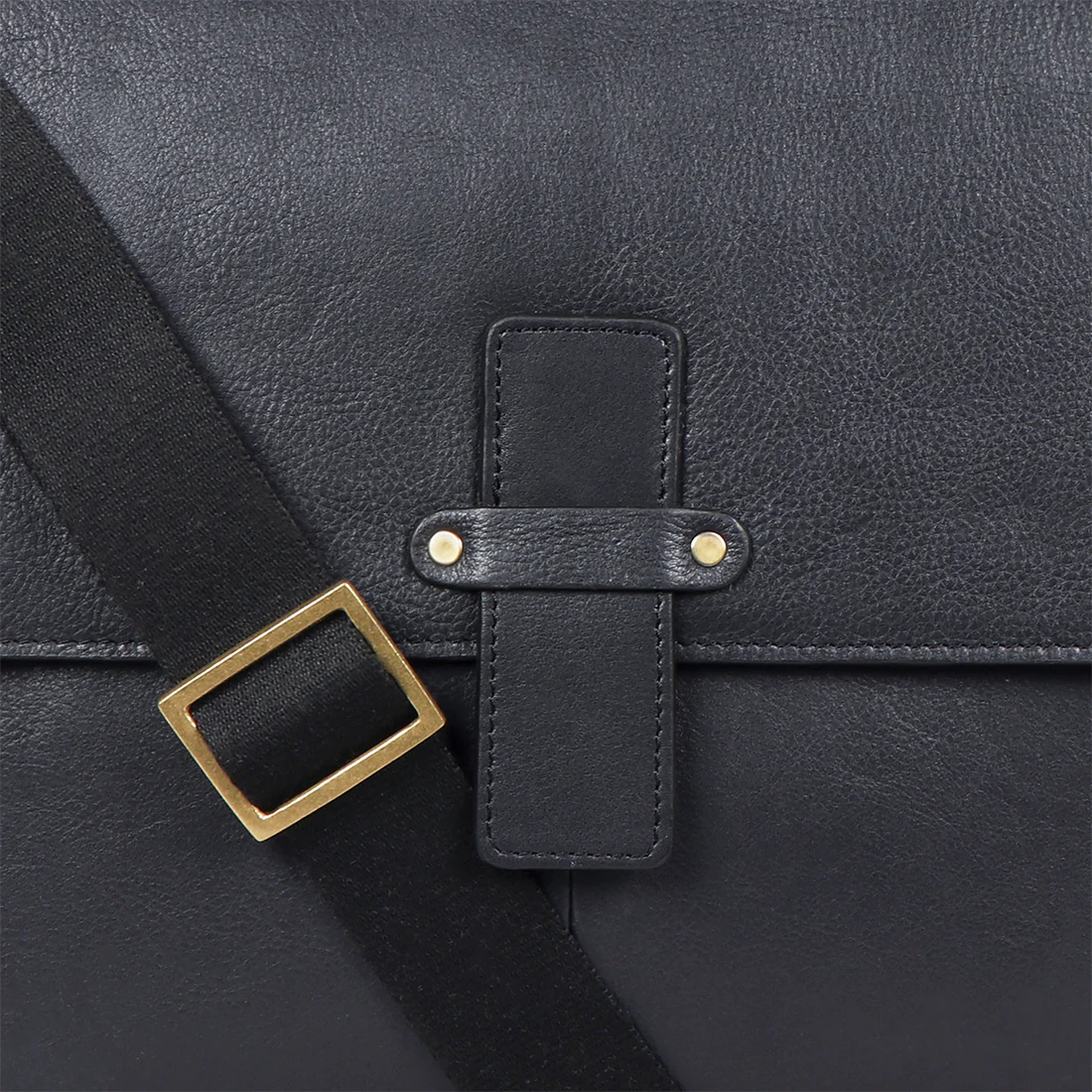 Bowfell 03 Blue Leather  Messenger Bag - Image 4