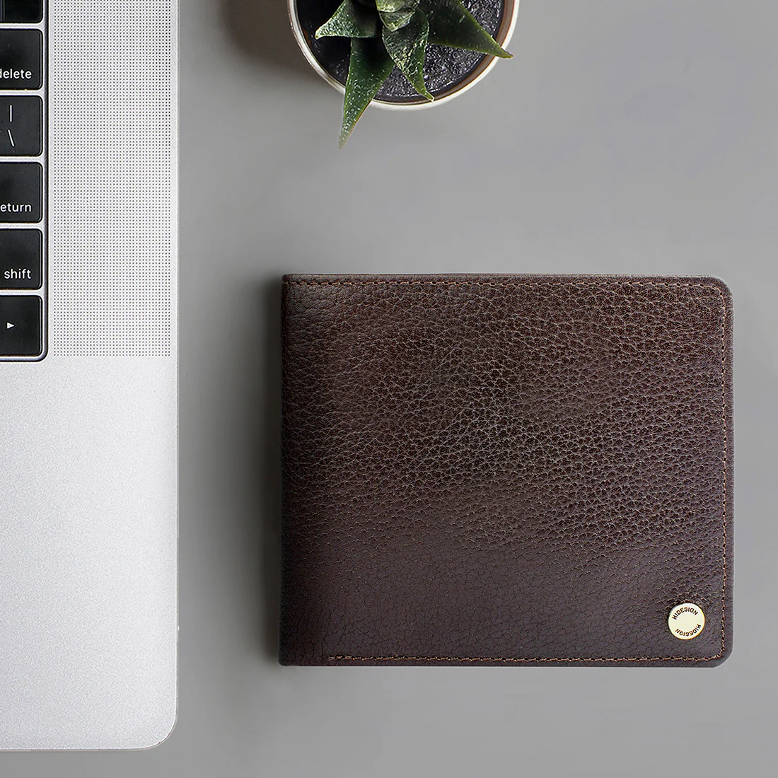 Ee 036-02 Brown Leather Bi-Fold Wallet