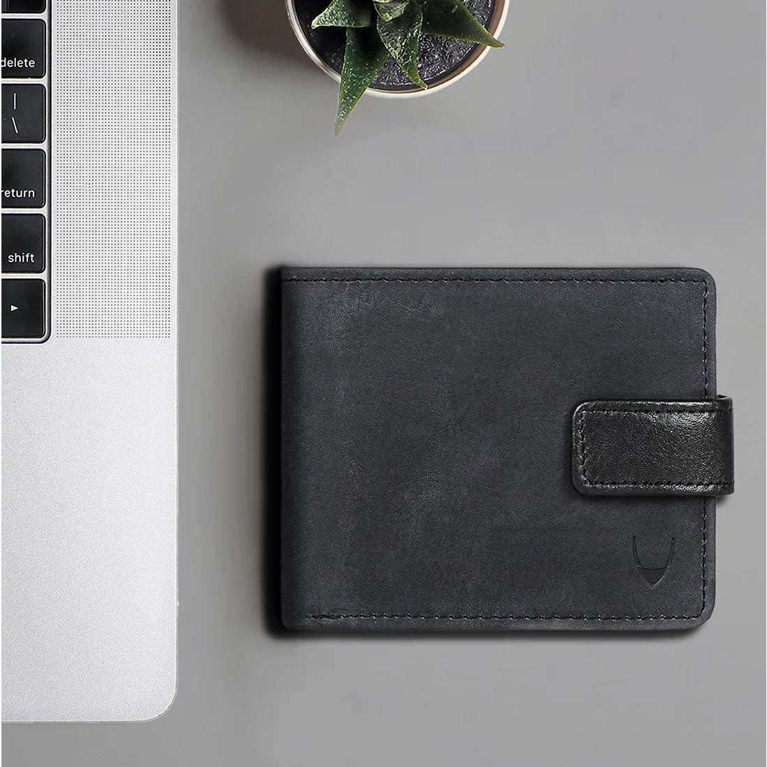 Ee 272-2020S Black Leather Bi-Fold Wallet