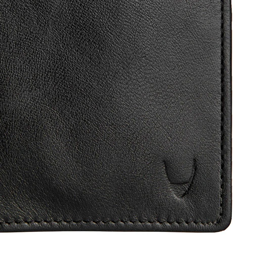 Ee 277-F031 Rf Black Leather Passport Holder - Image 3