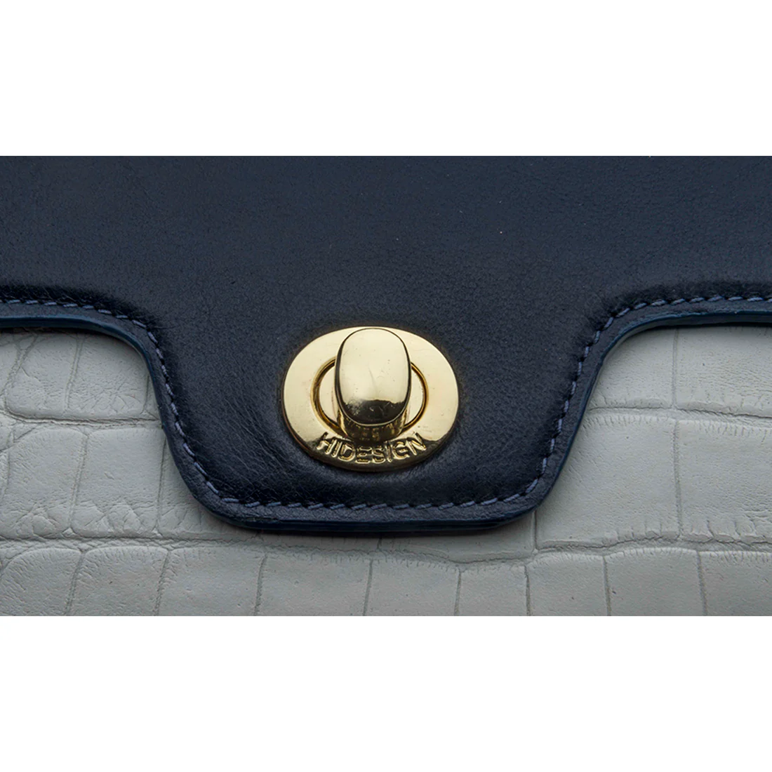 Ee Atria 04 White Leather Clutch Wallet - Image 4