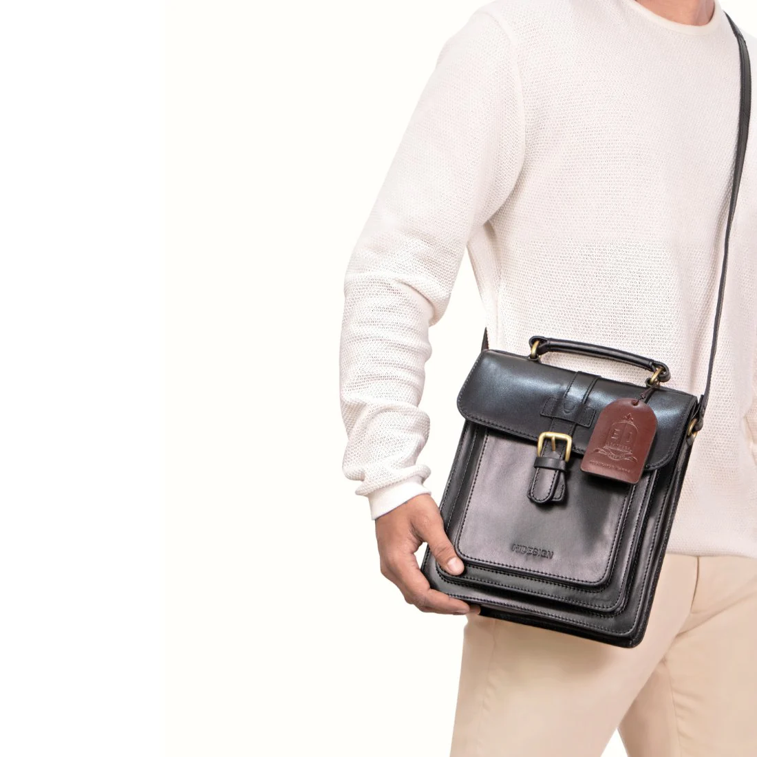 Sustain - 04 Black Leather Crossbody - Image 2